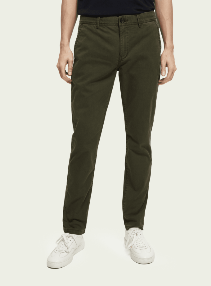 The Stuart Hose aus Bio-Baumwolle im Regular Slim Fit - Military