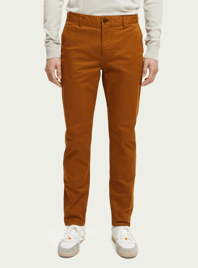 The Stuart Hose aus Bio-Baumwolle im Regular Slim Fit - Walnut