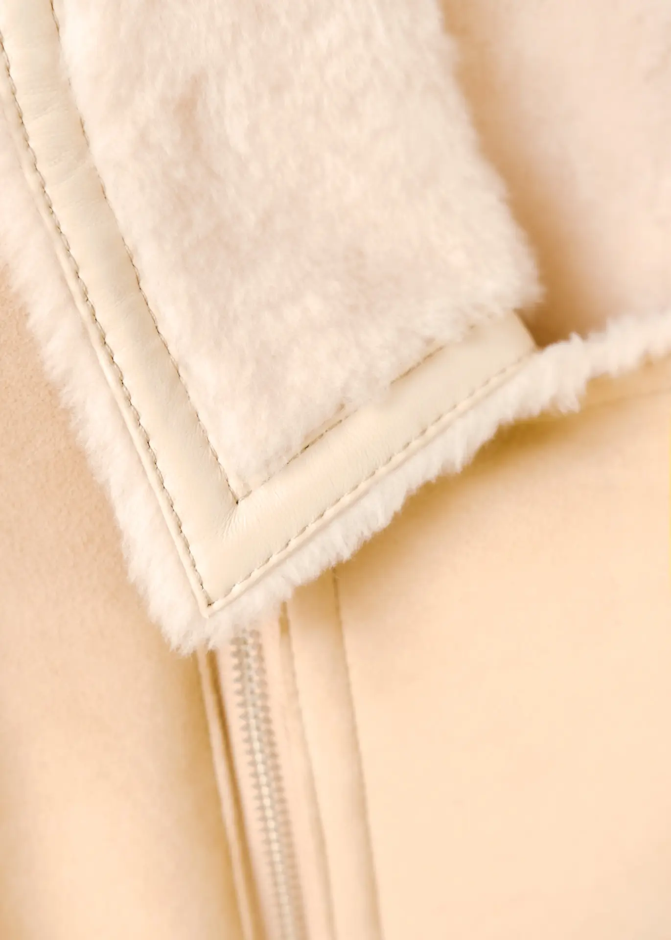 Lammfelljacke - Beige – Bild 2