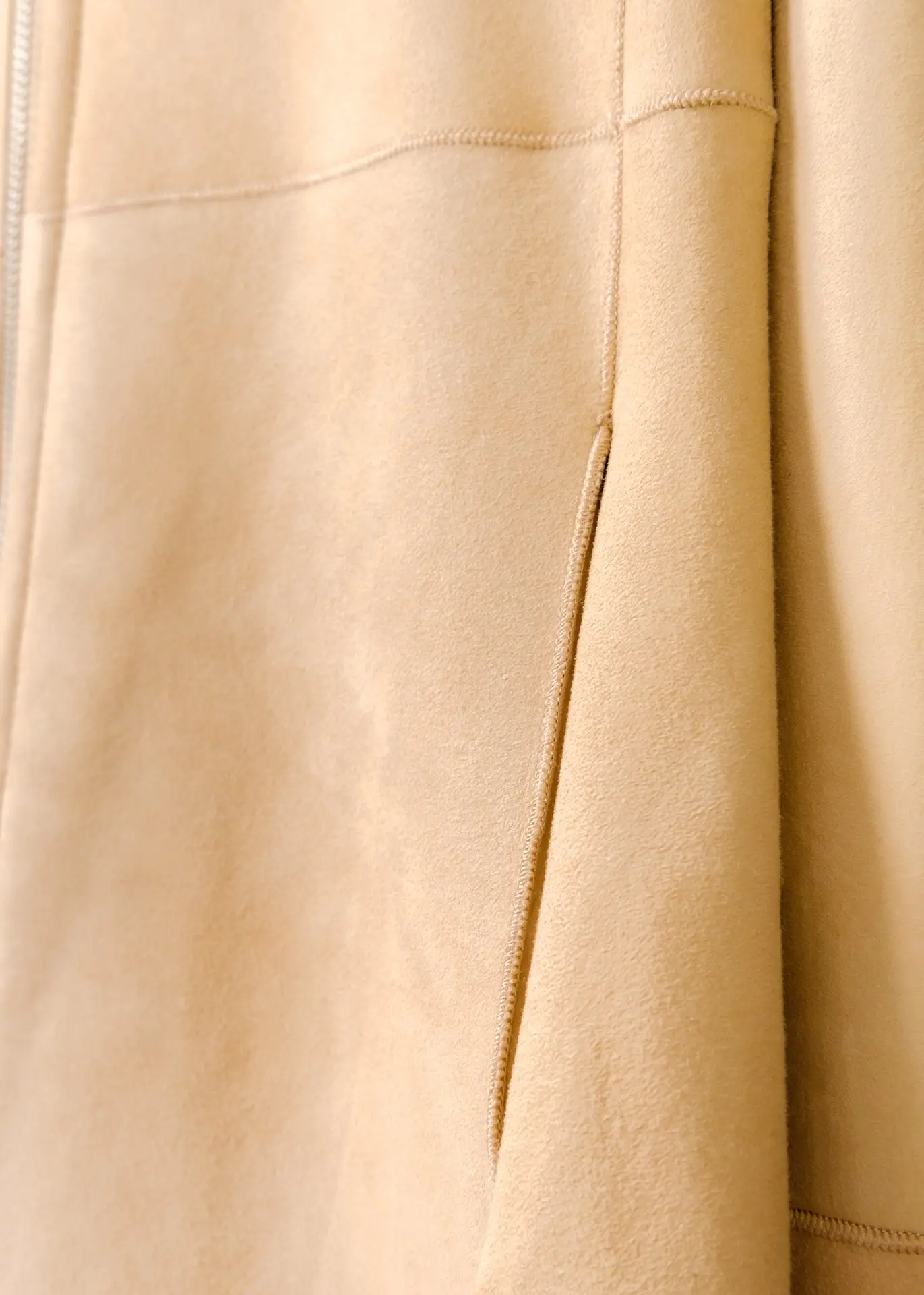 Lammfellmantel mit Kapuze - Beige – Bild 3