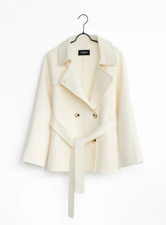 Wolljacke mit Bindegürtel