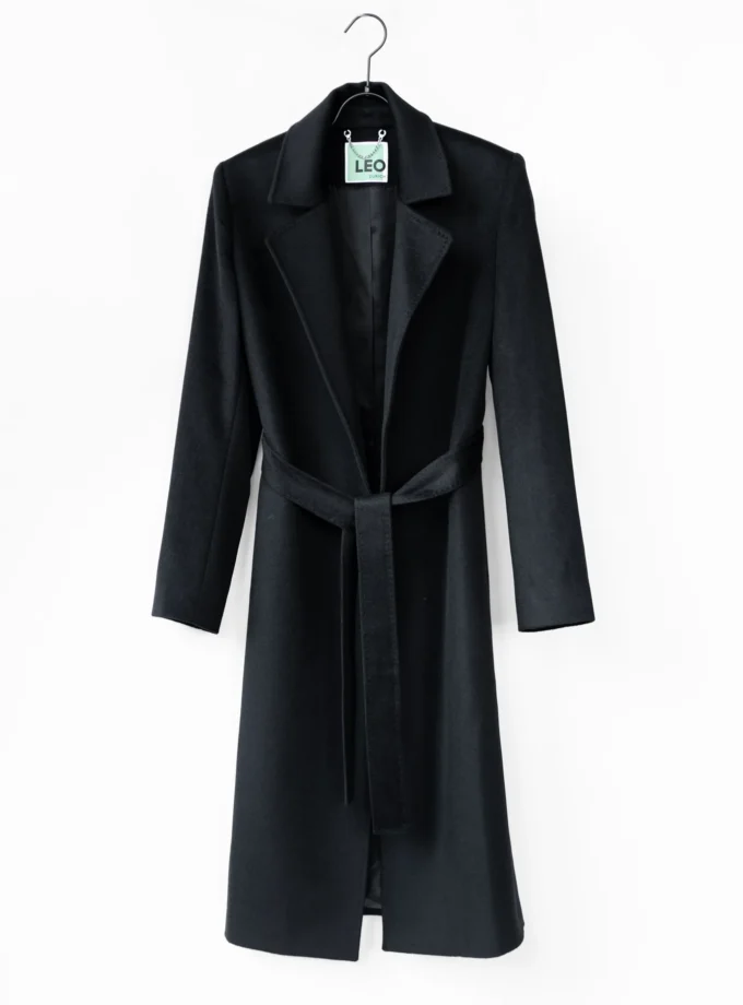 Langer Wollmantel mit Gürtel