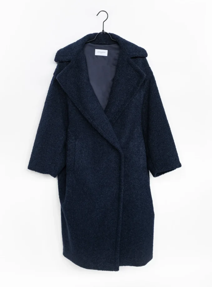 Oversized Teddy Mantel