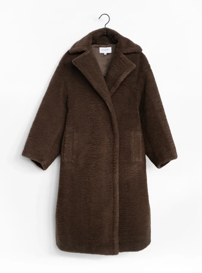 Oversized Teddy Mantel